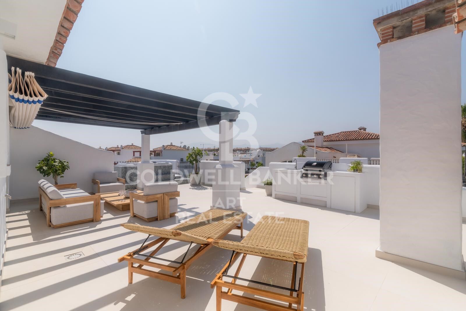 Superbe penthouse duplex rénové à deux pas de la plage à San Pedro