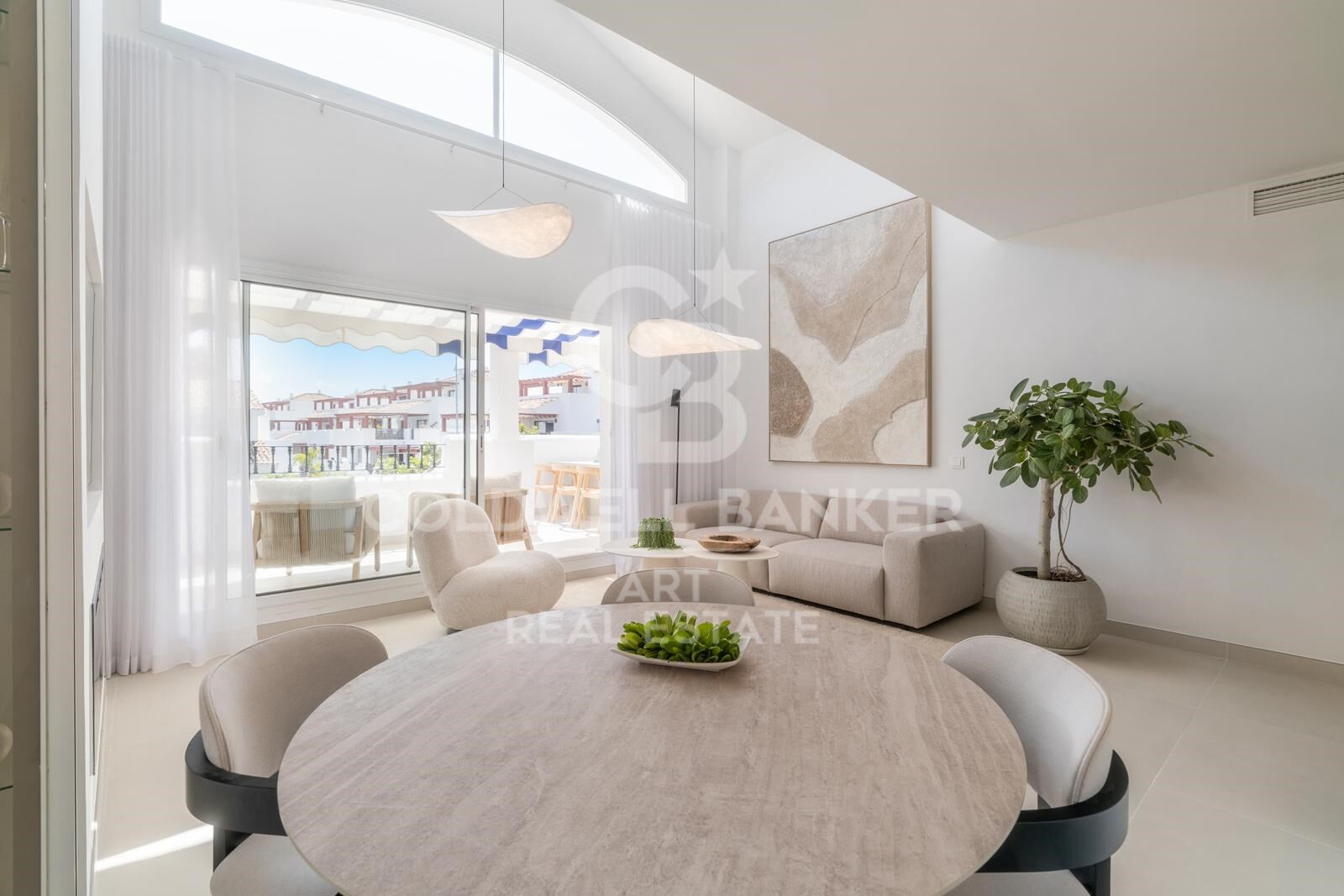 Beeindruckendes renoviertes Duplex-Penthouse in Strandnähe in San Pedro