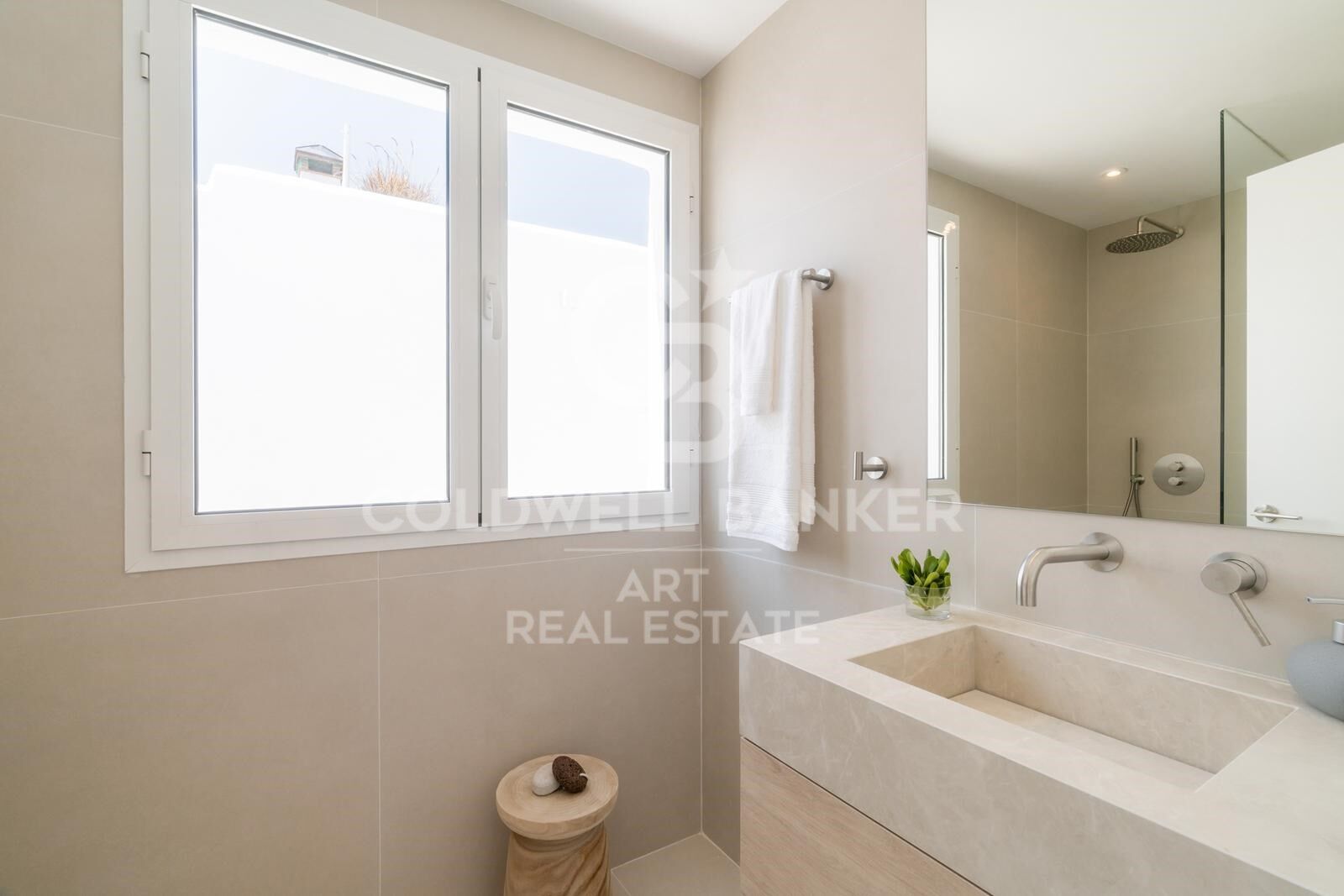 Beeindruckendes renoviertes Duplex-Penthouse in Strandnähe in San Pedro