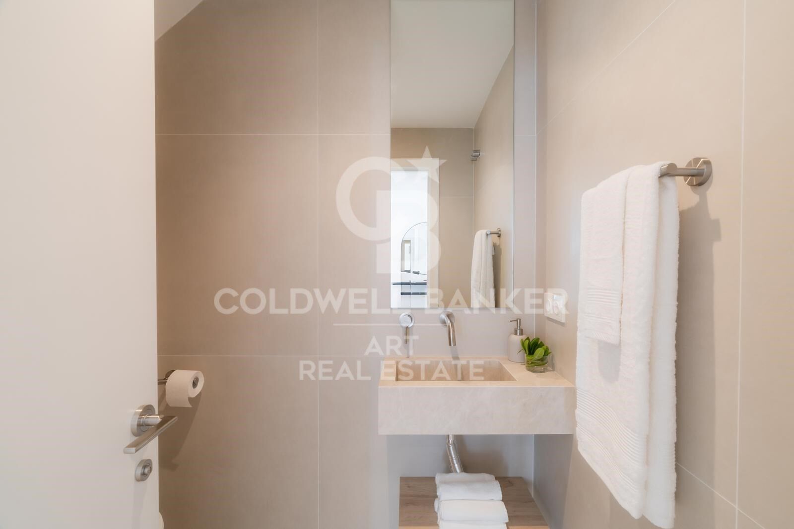 Beeindruckendes renoviertes Duplex-Penthouse in Strandnähe in San Pedro