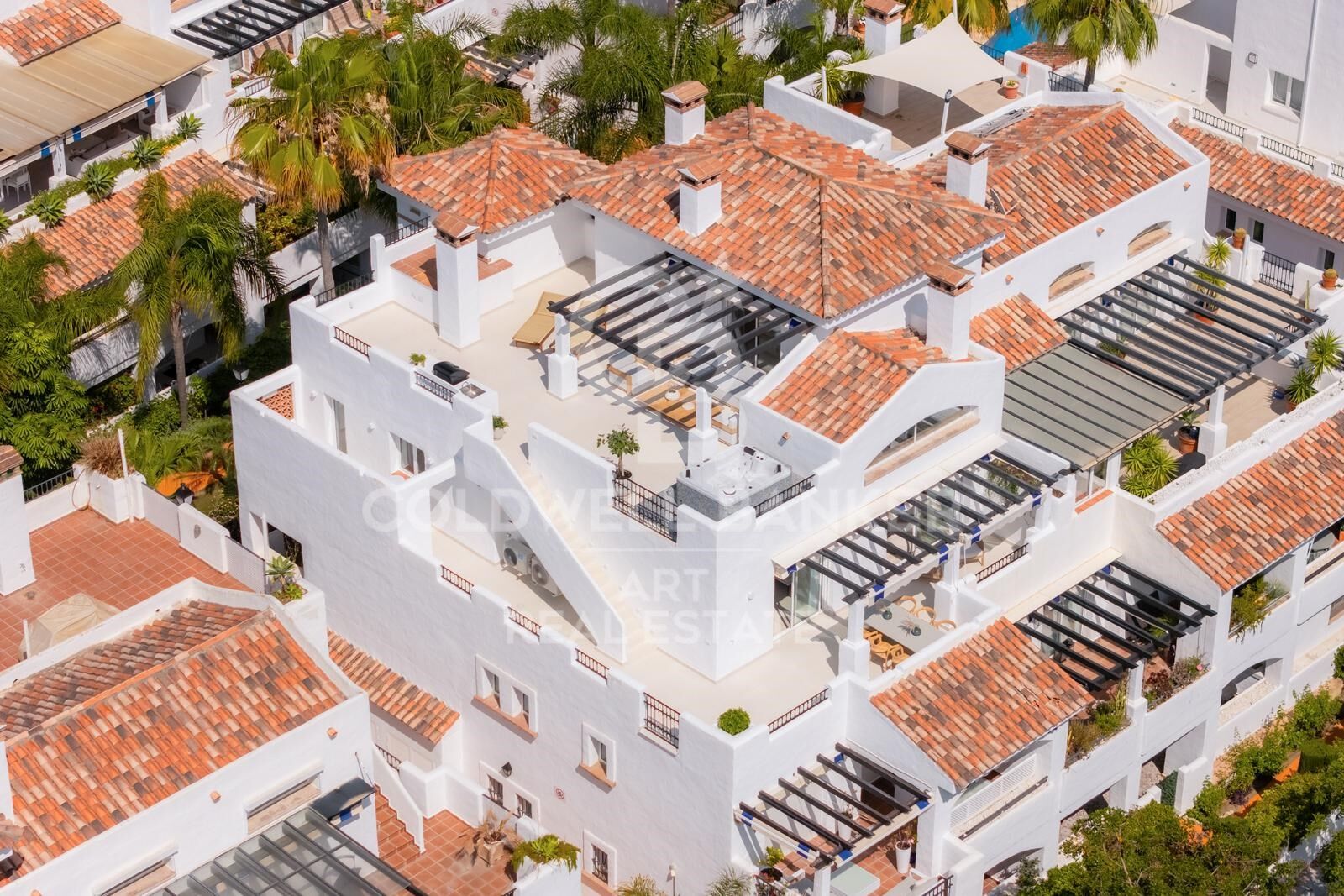 Beeindruckendes renoviertes Duplex-Penthouse in Strandnähe in San Pedro