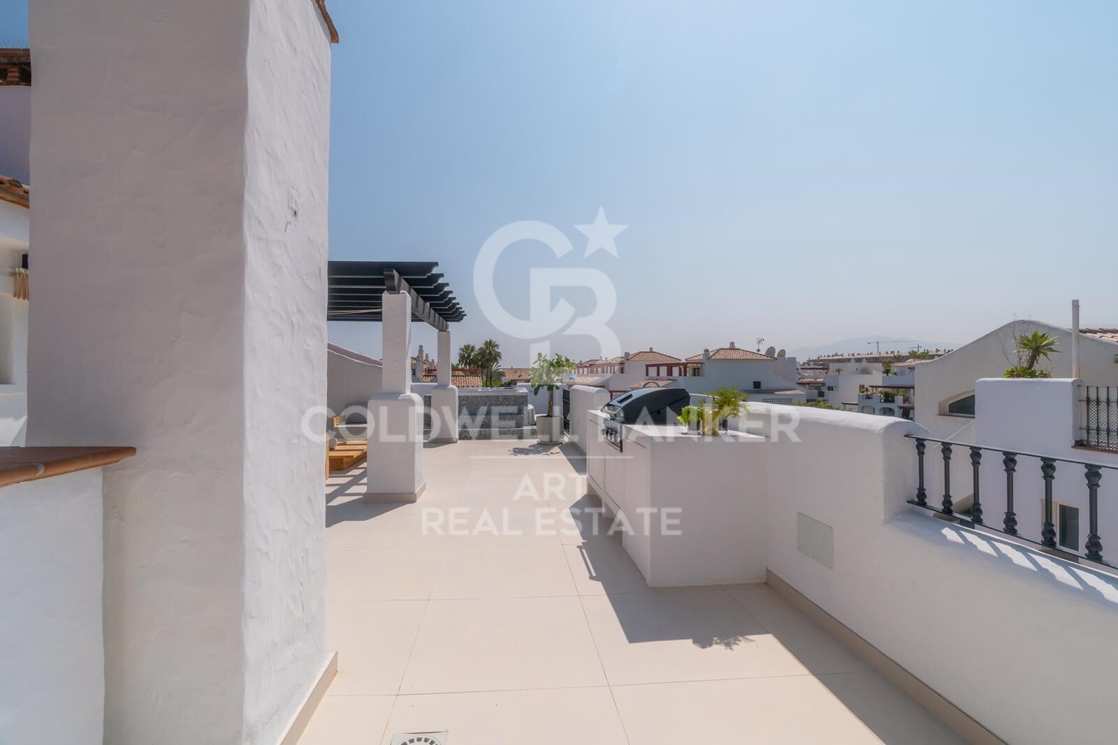 Stunning renovated beachside duplex penthouse in San Pedro