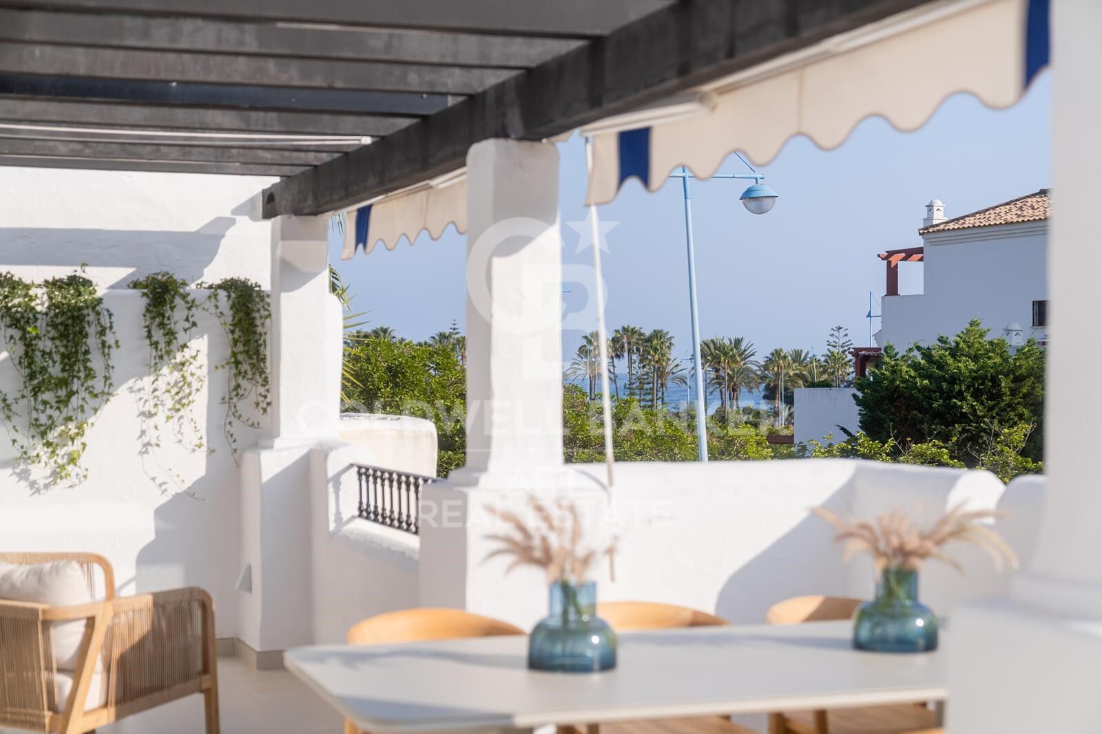 Stunning renovated beachside duplex penthouse in San Pedro