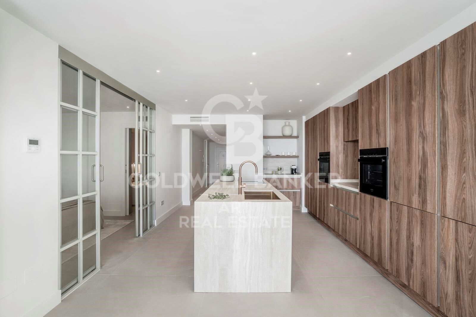 Modern apartment with private pool and breathtaking views - Nueva Andalucía