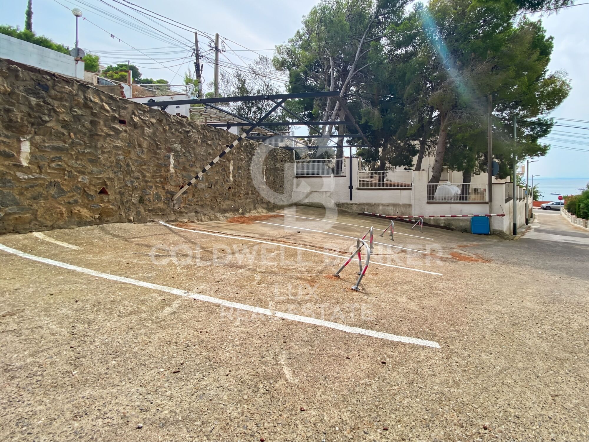 Casa con garaje, terraza y cerca de la playa