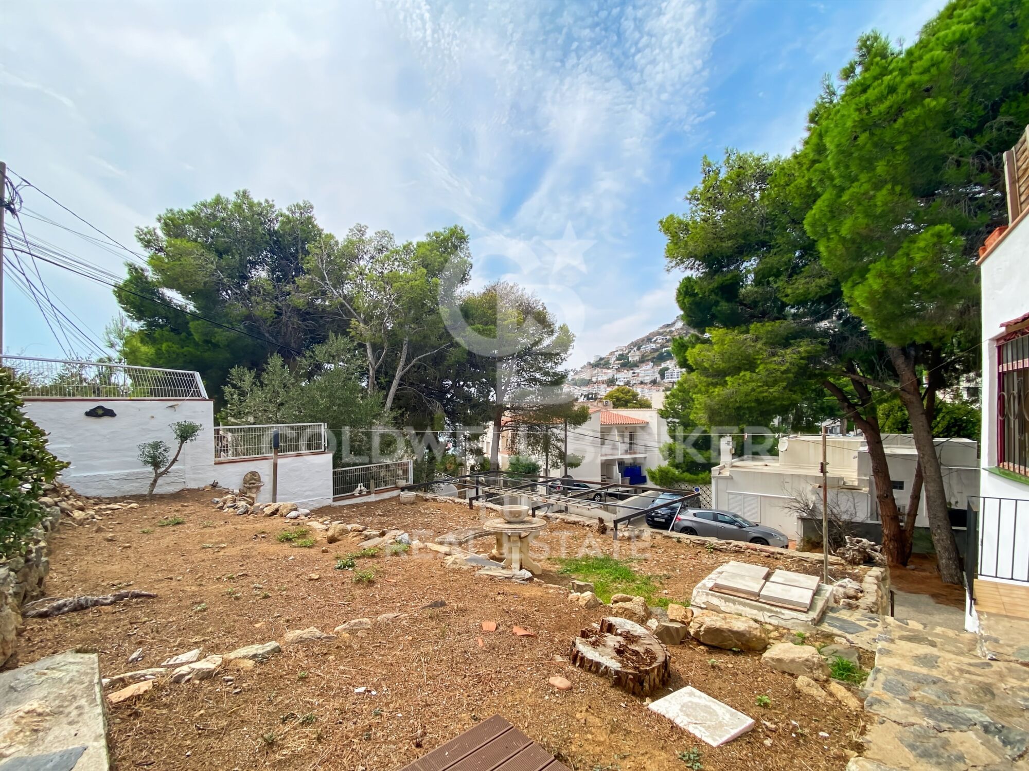 House with garage, terrace and close to the beach