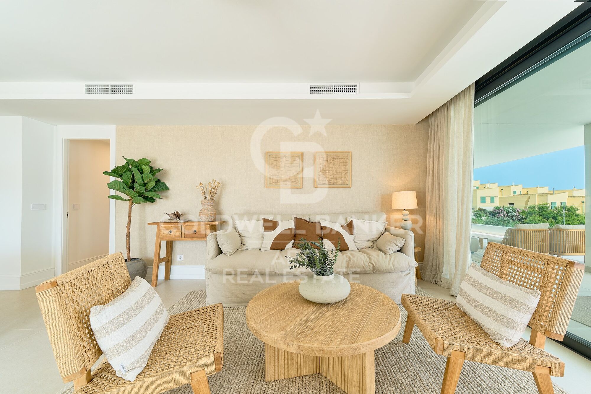 Sophisticated penthouses, villas with gardens and luxury flats in El Higueron, Fuengirola