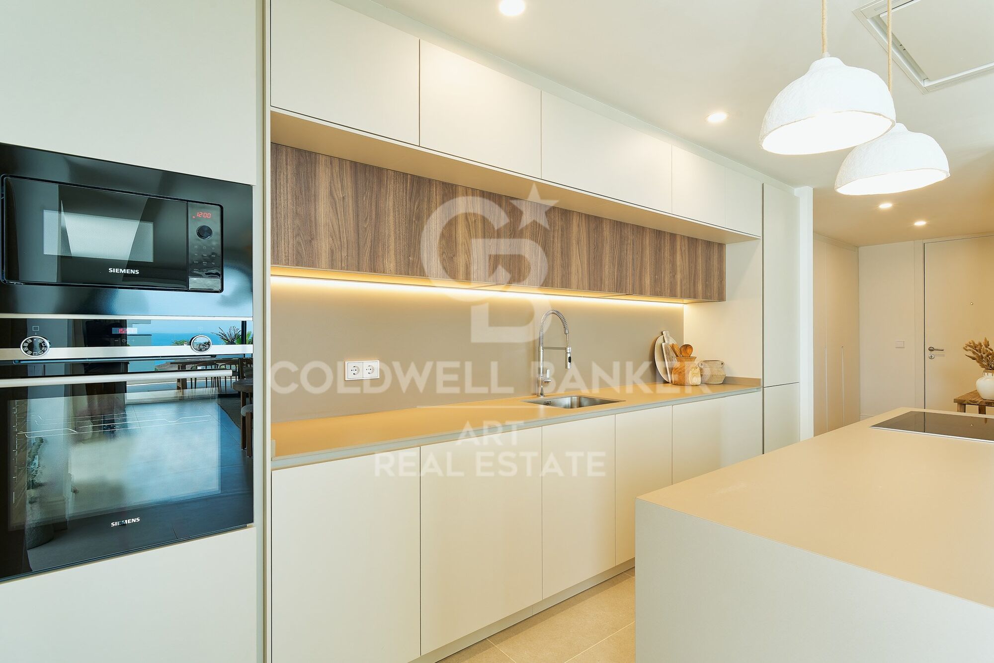 Sophisticated penthouses, villas with gardens and luxury flats in El Higueron, Fuengirola
