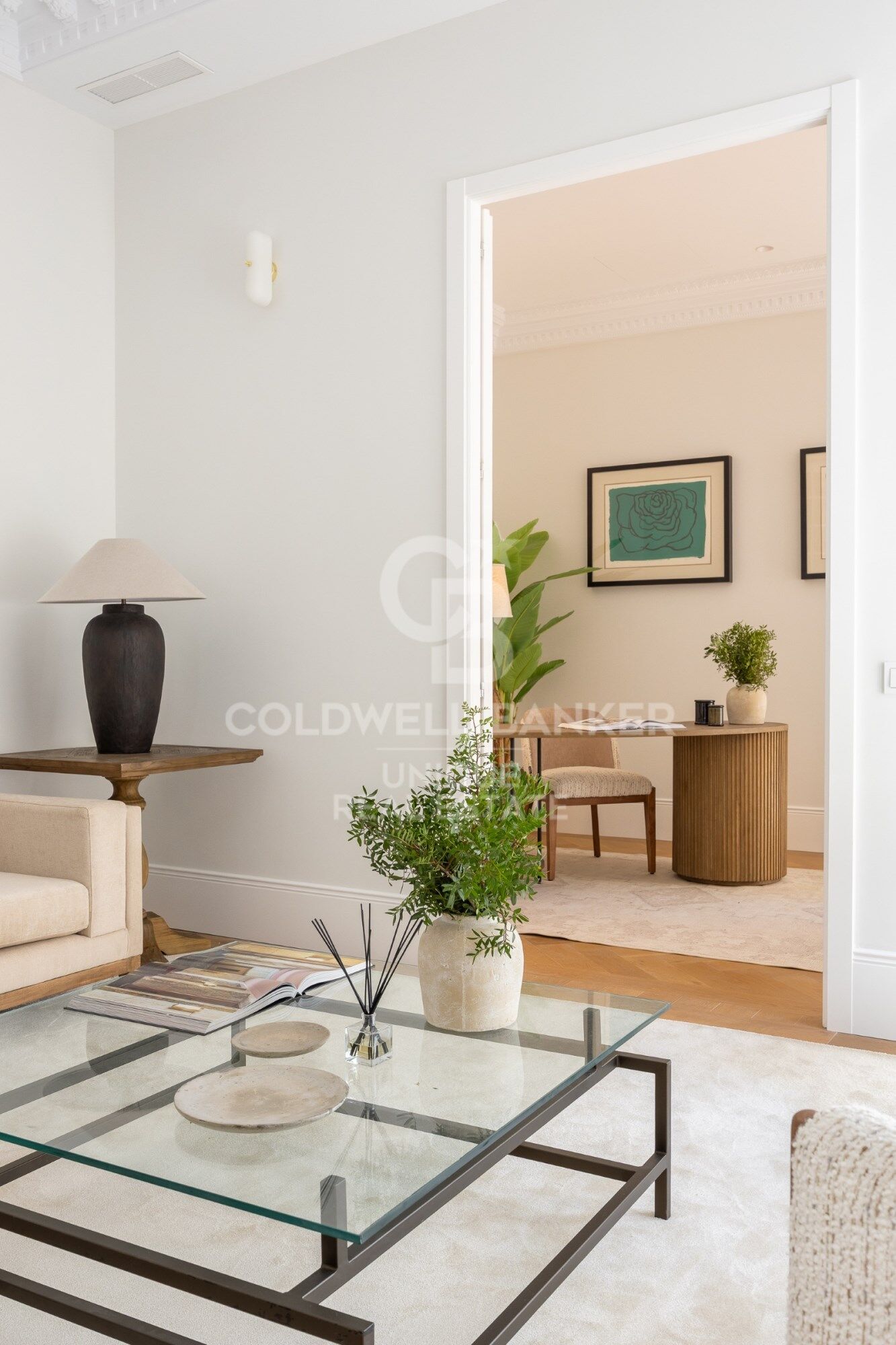 Exclusivity and design in the Jerónimos neighborhood