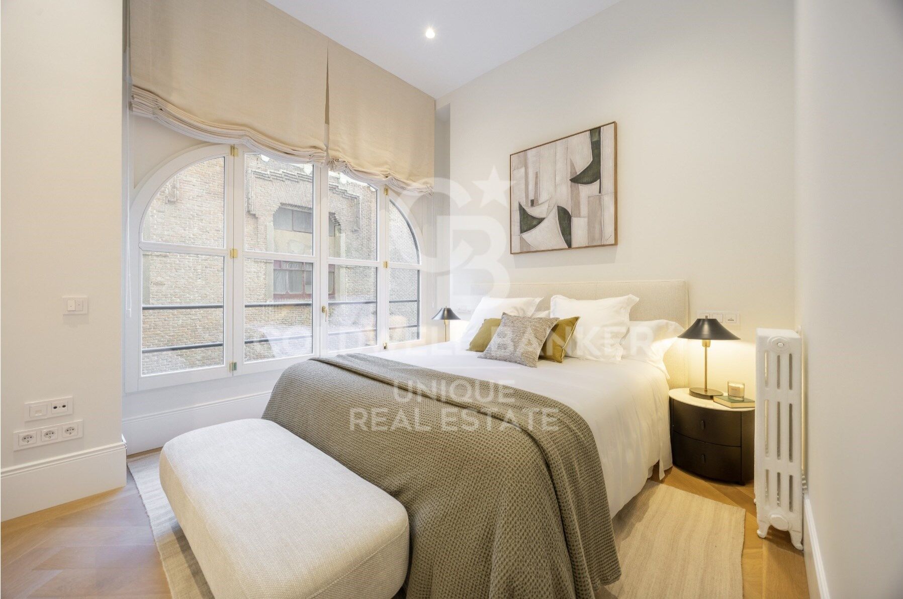 Exclusivity and design in the Jerónimos neighborhood