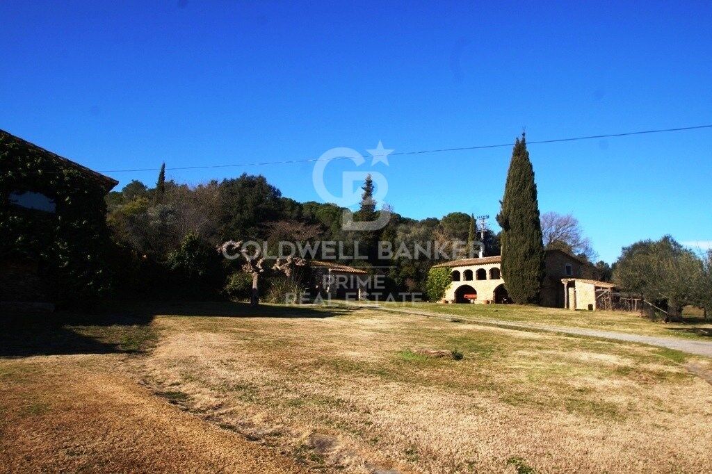 Exclusive masia for sale located near Cruïlles