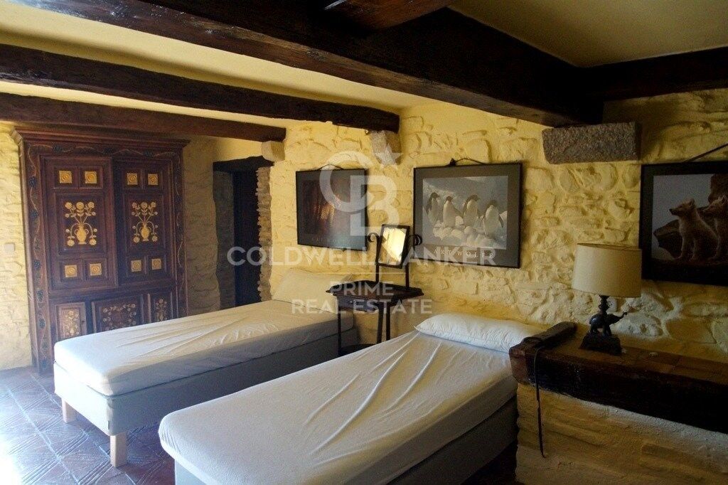 Exclusive masia for sale located near Cruïlles