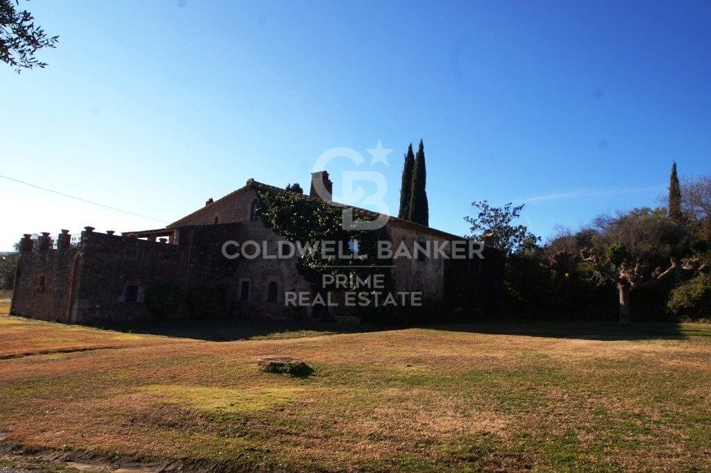 Exclusive masia for sale located near Cruïlles