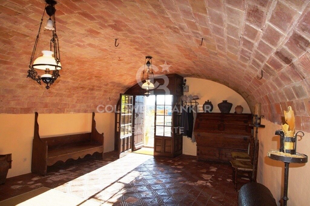 Exclusive masia for sale located near Cruïlles