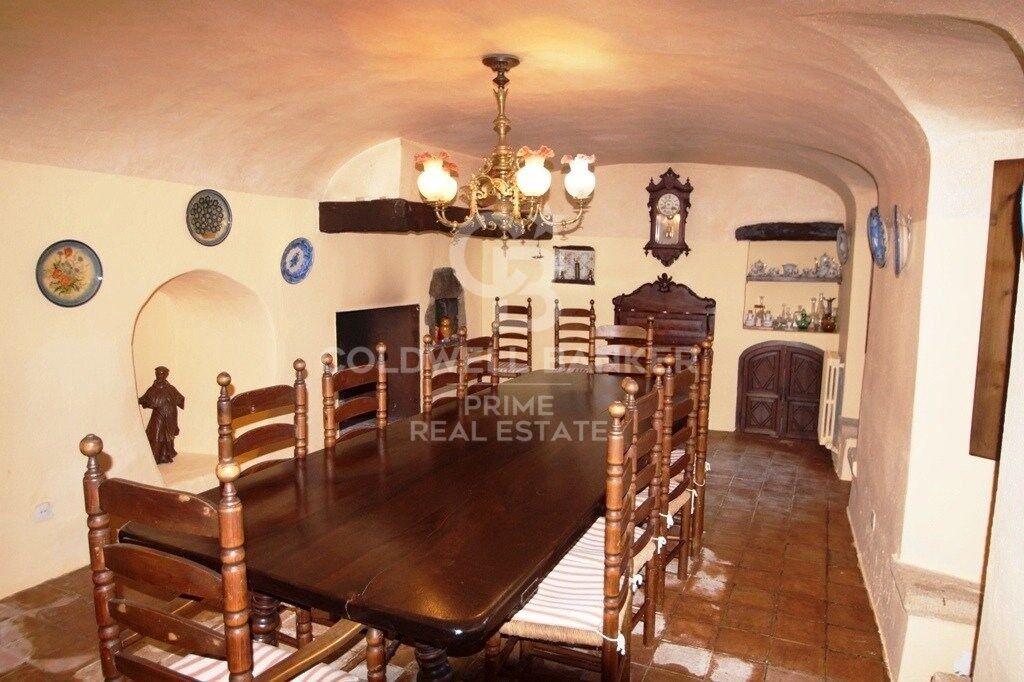 Exclusive masia for sale located near Cruïlles