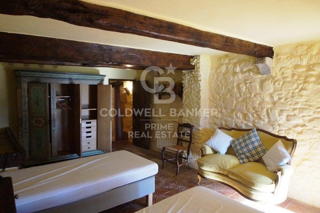 Exclusive masia for sale located near Cruïlles