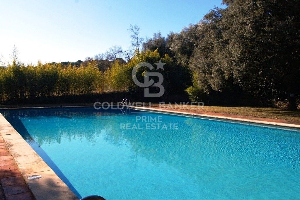 Exclusive masia for sale located near Cruïlles