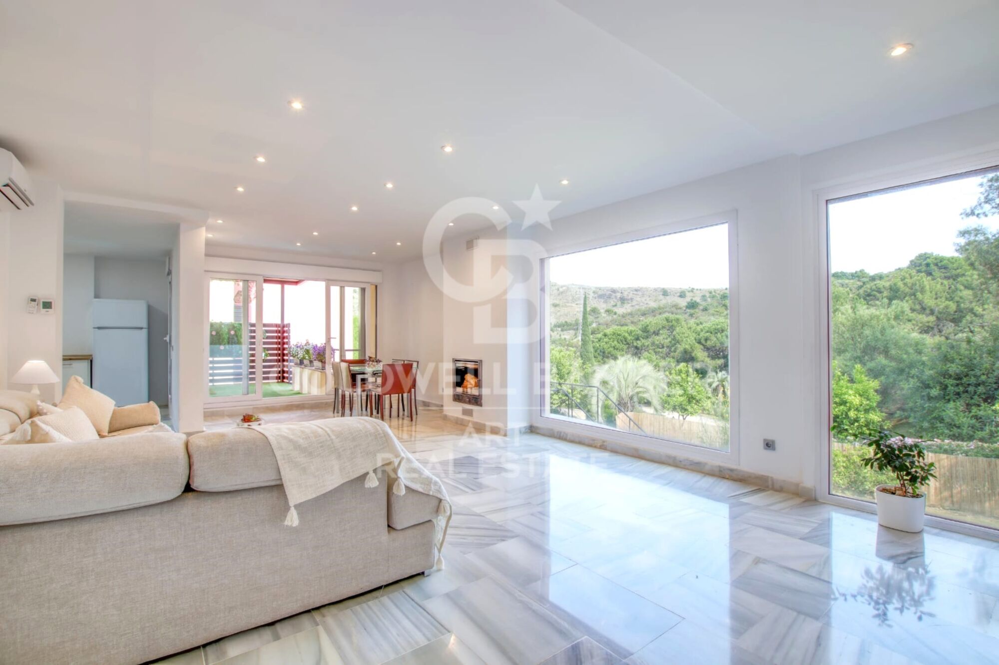 Preciosa villa independiente recién remodelada en Parque Botánico- Resort, Estepona