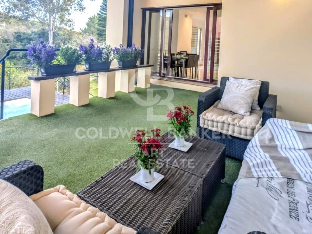 Wunderschöne, kürzlich renovierte freistehende Villa im Parque Botánico Resort, Estepona.