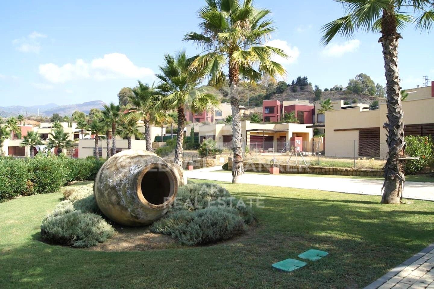 Superbe villa indépendante récemment rénovée au Parque Botánico Resort, Estepona.