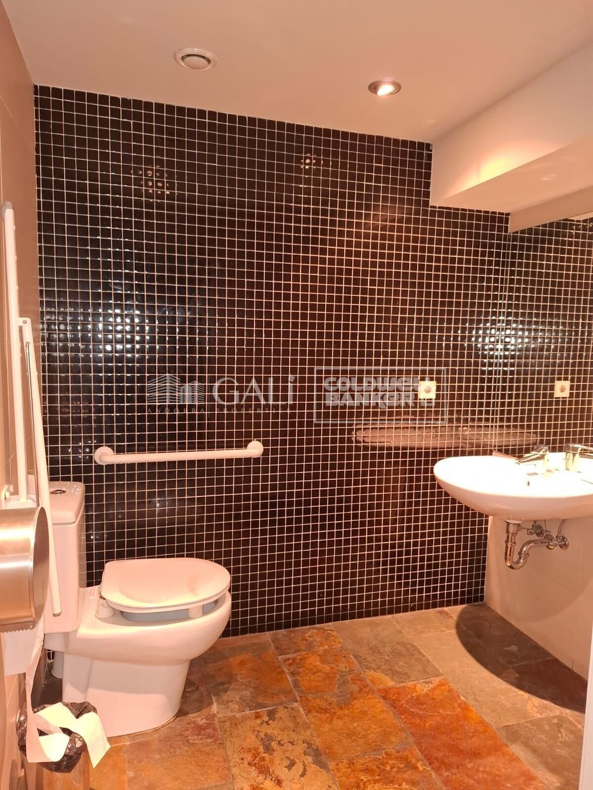 Local comercial Alquiler Encamp