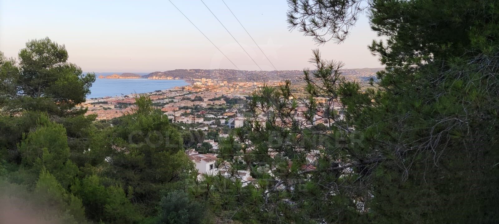 Exclusiva parcela con vistas al mar en El Puchol, Jávea