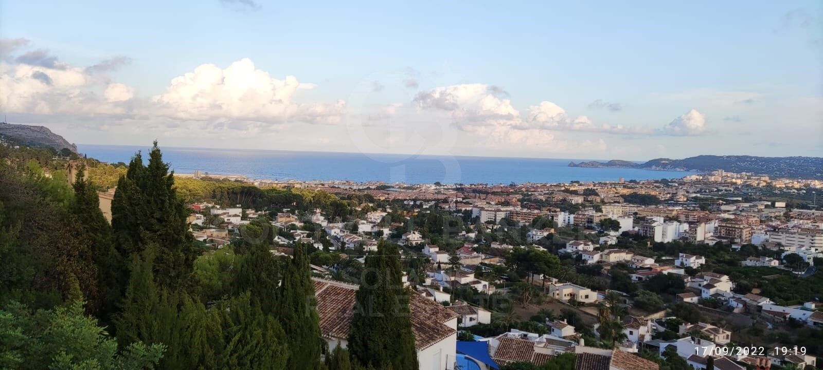 Exclusiva parcela con vistas al mar en El Puchol, Jávea