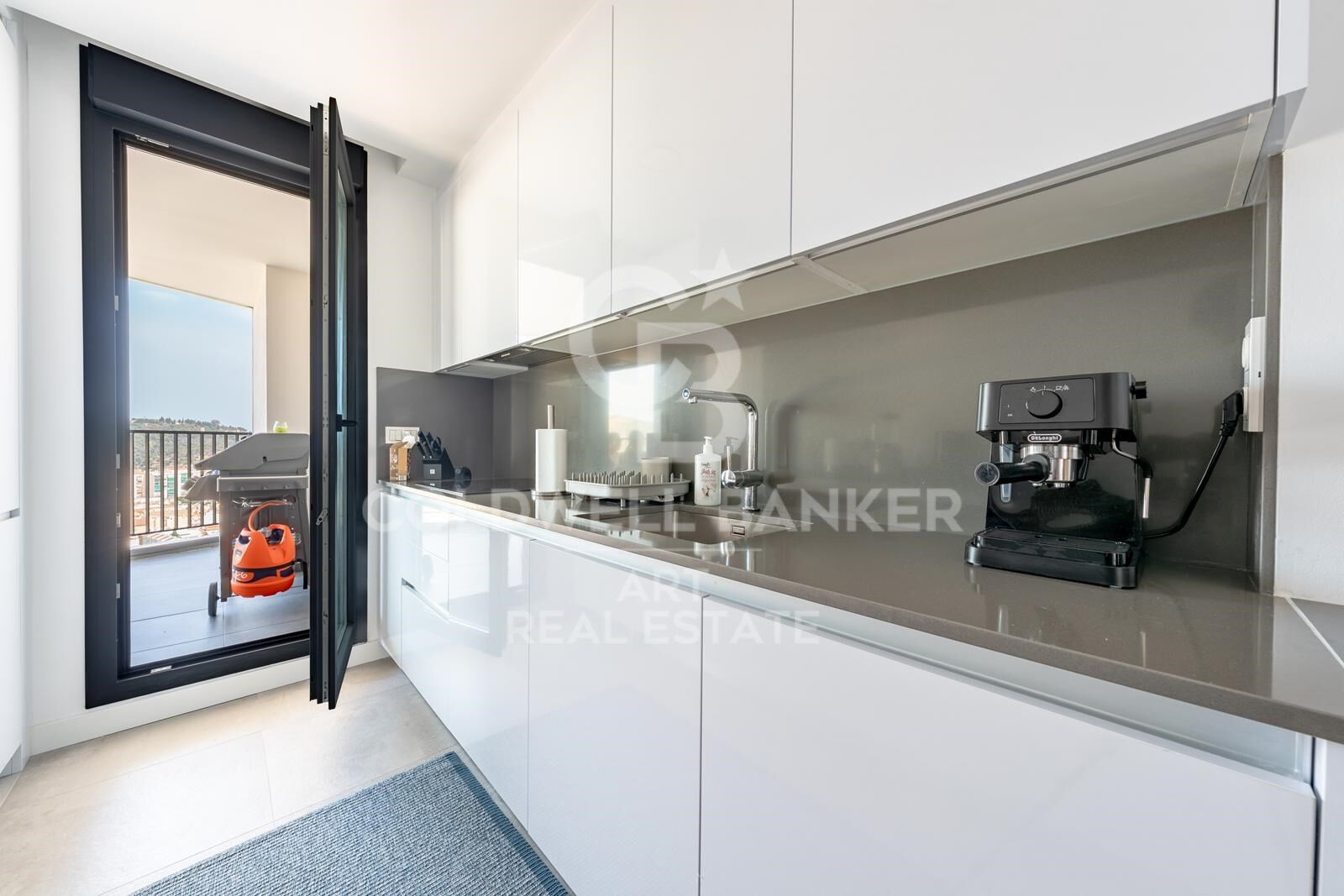 Zeitgenössische 3-Zimmer-Wohnung über den Dächern Málagas