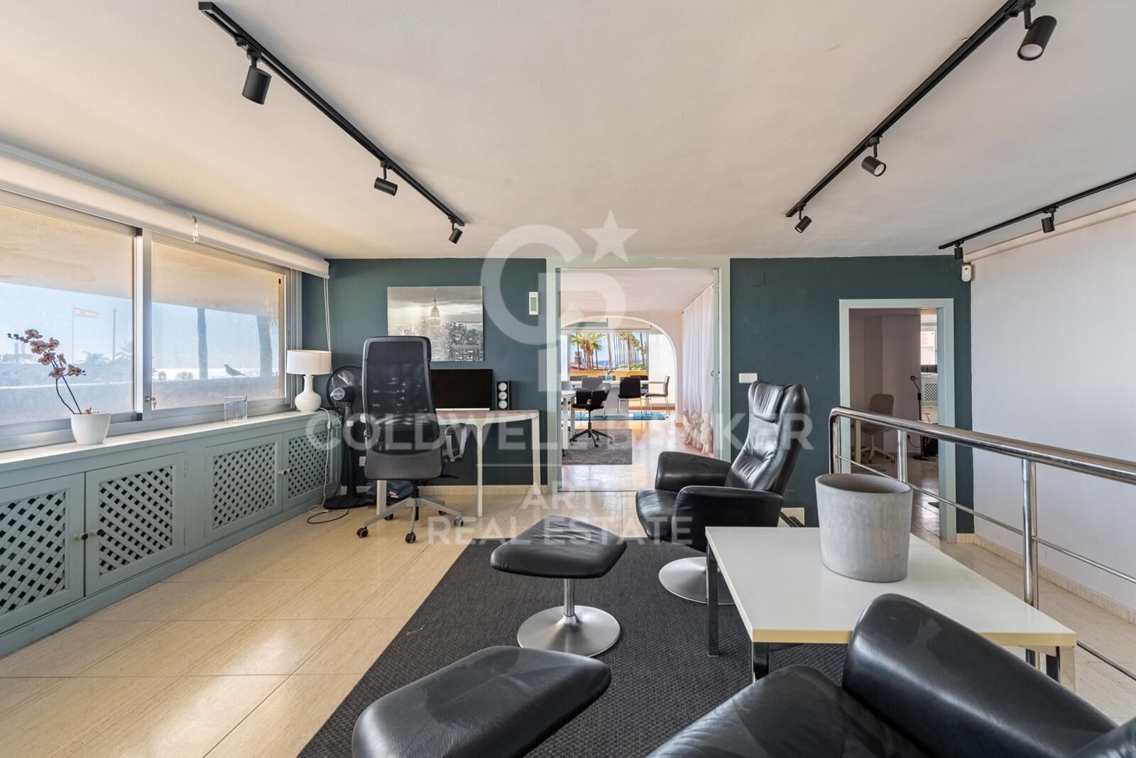 Local commercial exclusif en front de mer face au port de Marbella