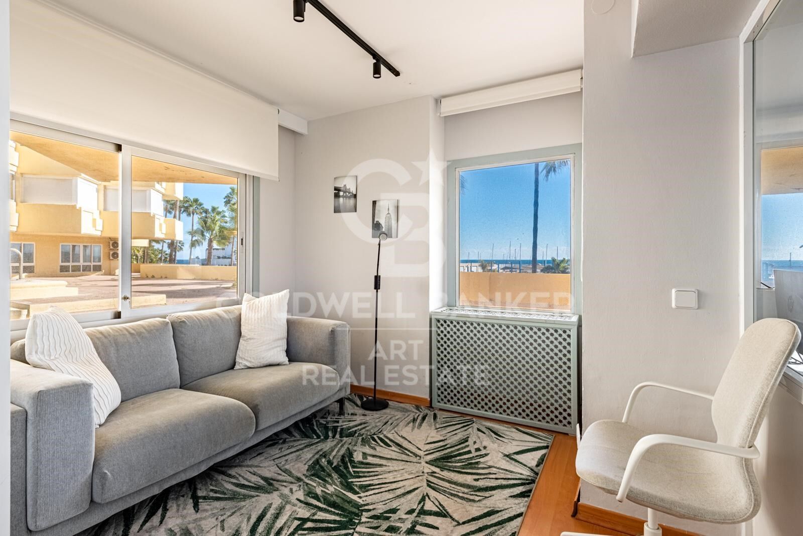 Local commercial exclusif en front de mer face au port de Marbella