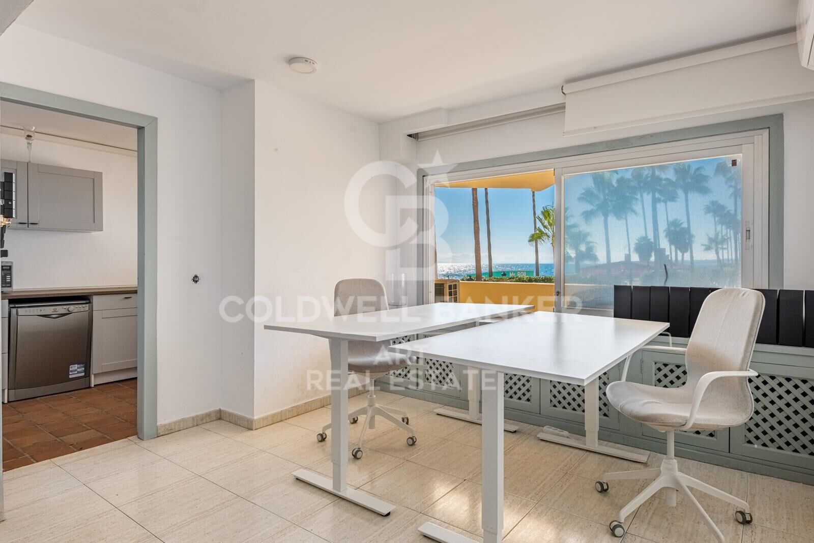 Exclusive beachfront commercial property opposite Marbella marina