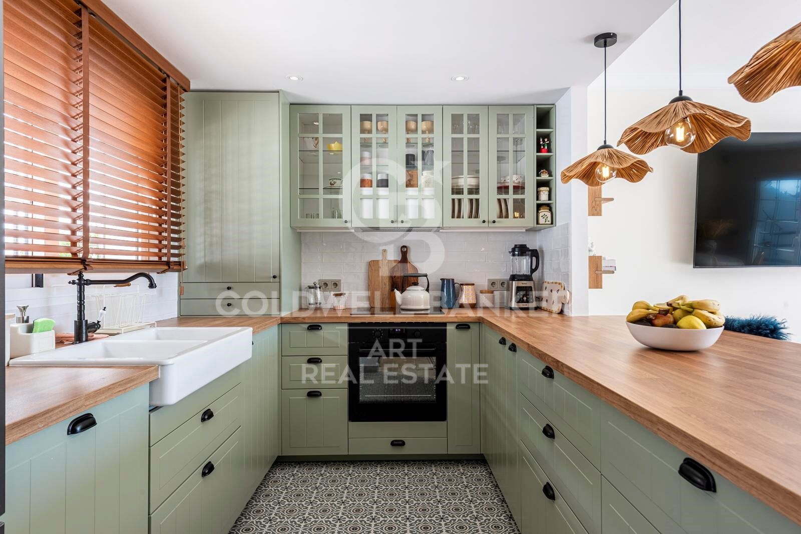 Charming townhouse with panoramic views in Aloha Pueblo, Marbella