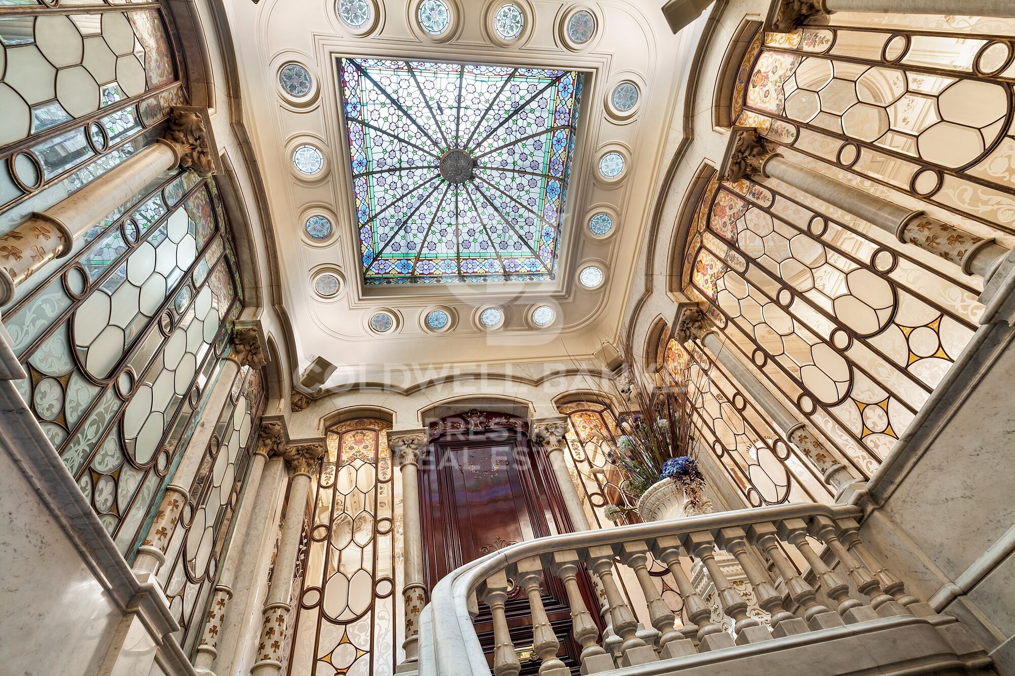 Modernist flat for sale in Paseo de Gracia