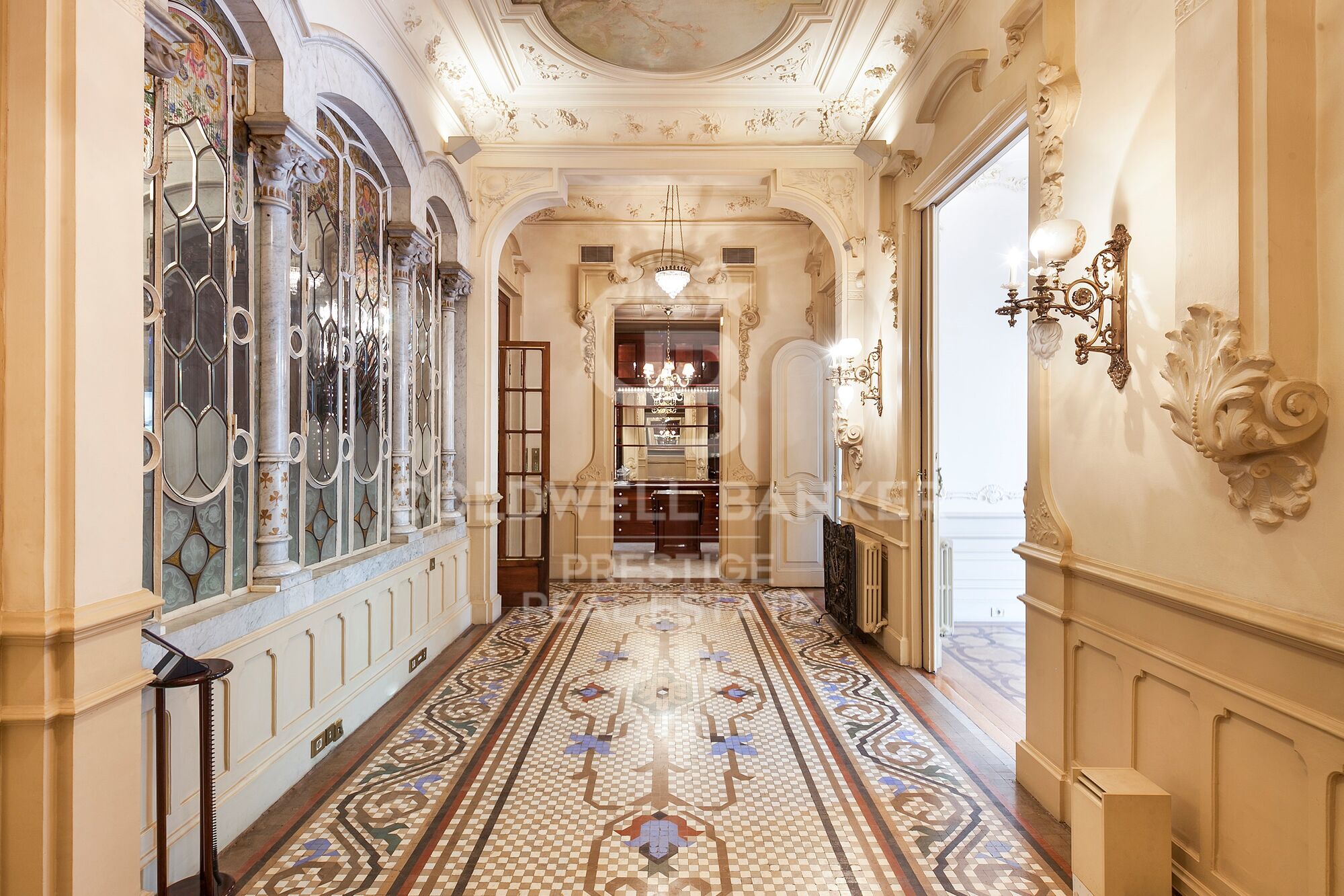 Modernist flat for sale in Paseo de Gracia