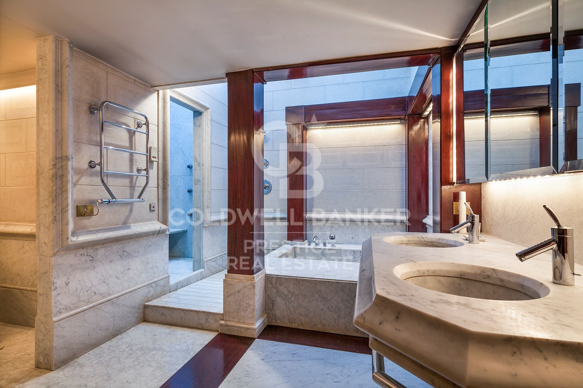 For sale stunning modernist flat in the emblematic Paseo de Gracia