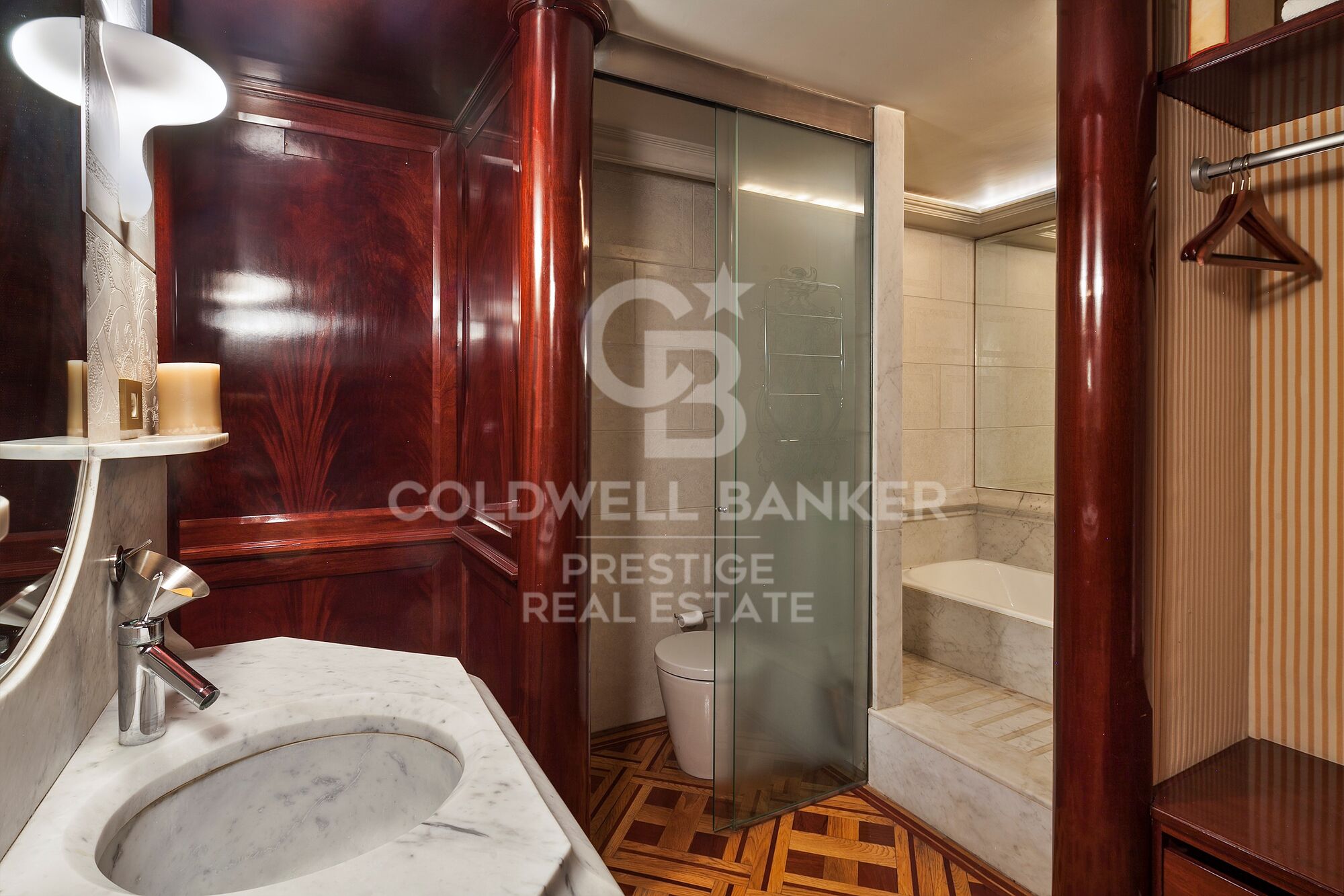 Modernist flat for sale in Paseo de Gracia