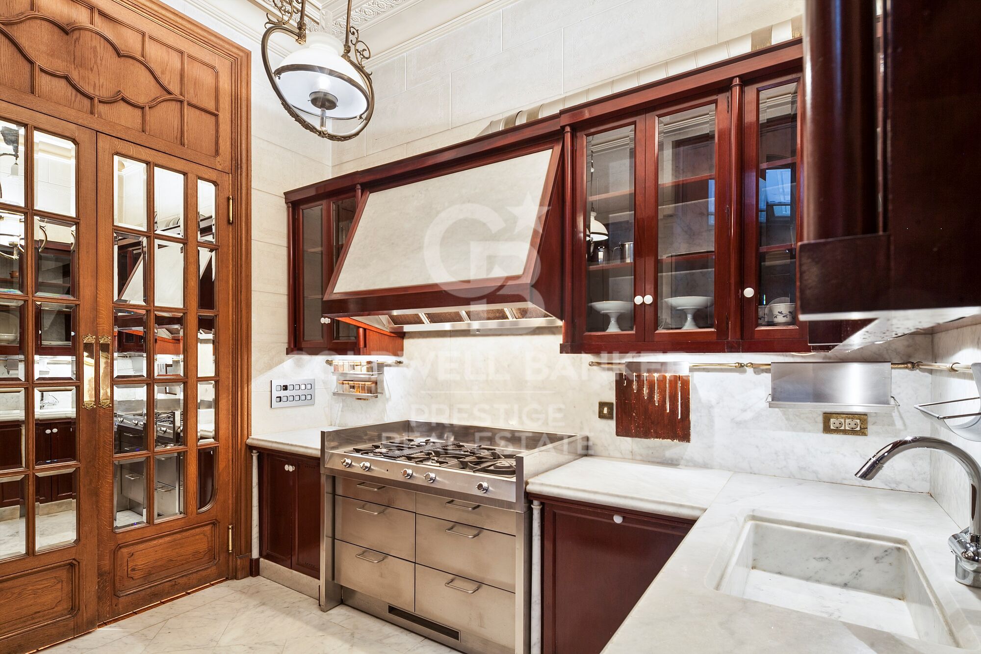 For sale stunning modernist flat in the emblematic Paseo de Gracia