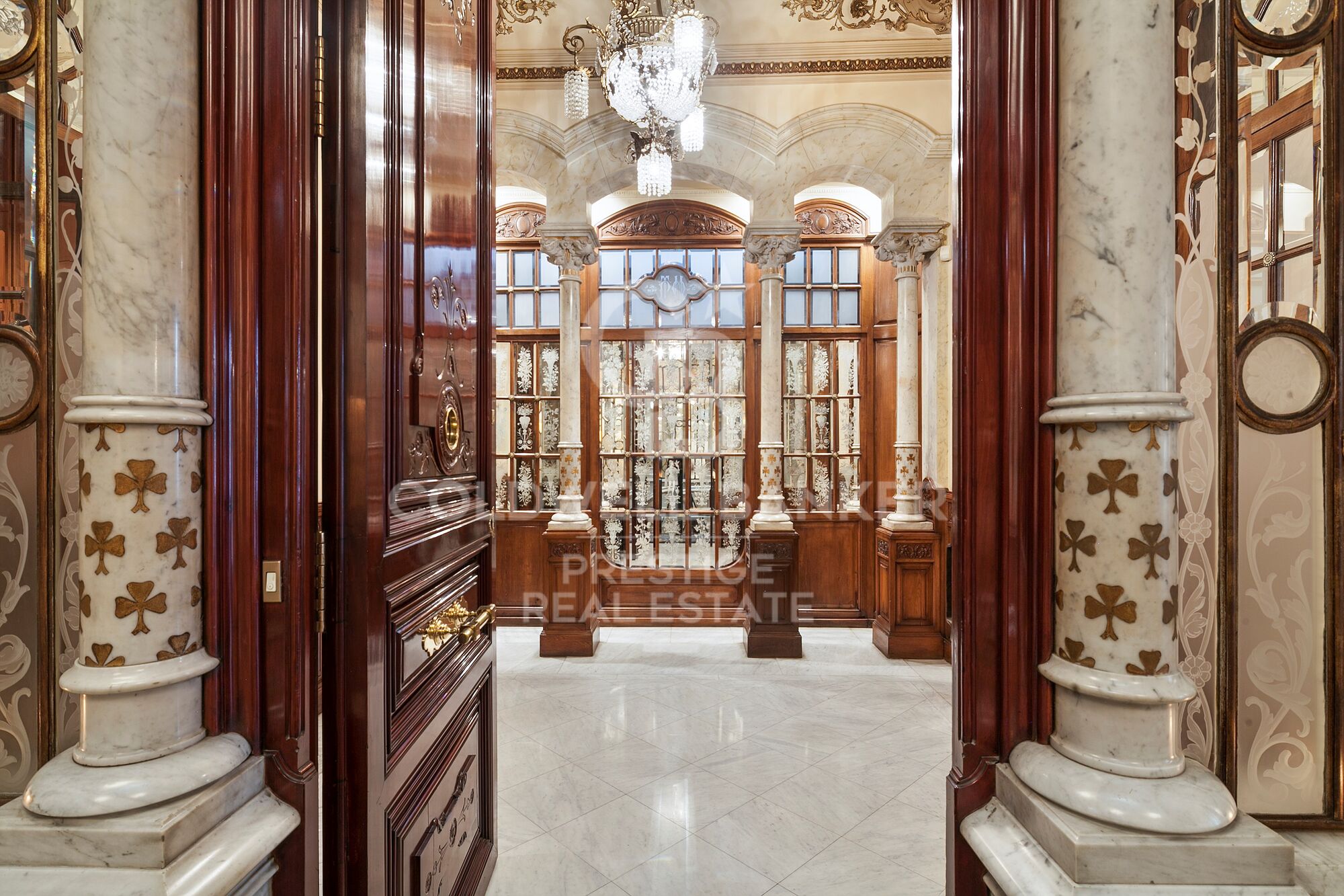 For sale stunning modernist flat in the emblematic Paseo de Gracia