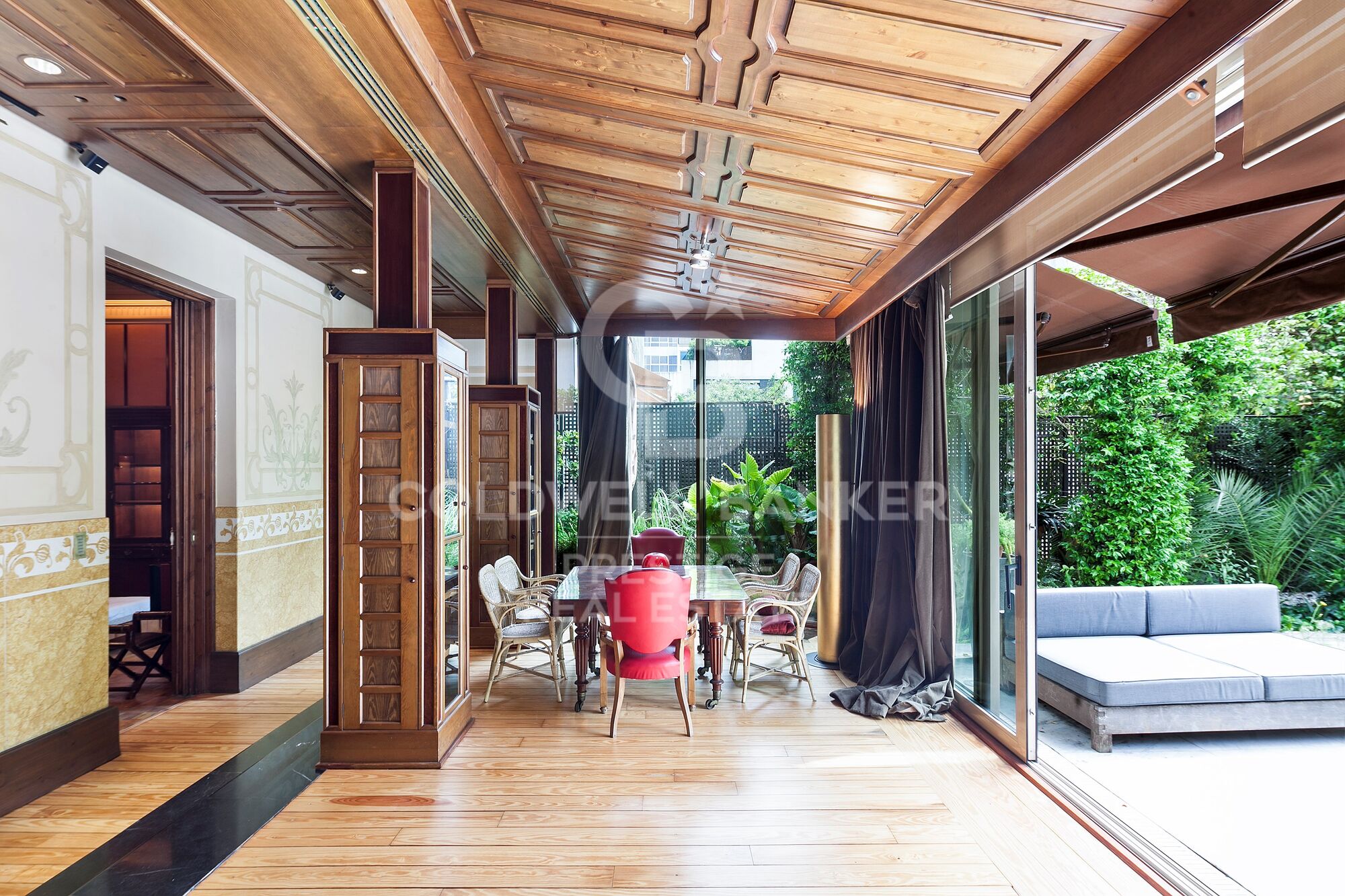 For sale stunning modernist flat in the emblematic Paseo de Gracia