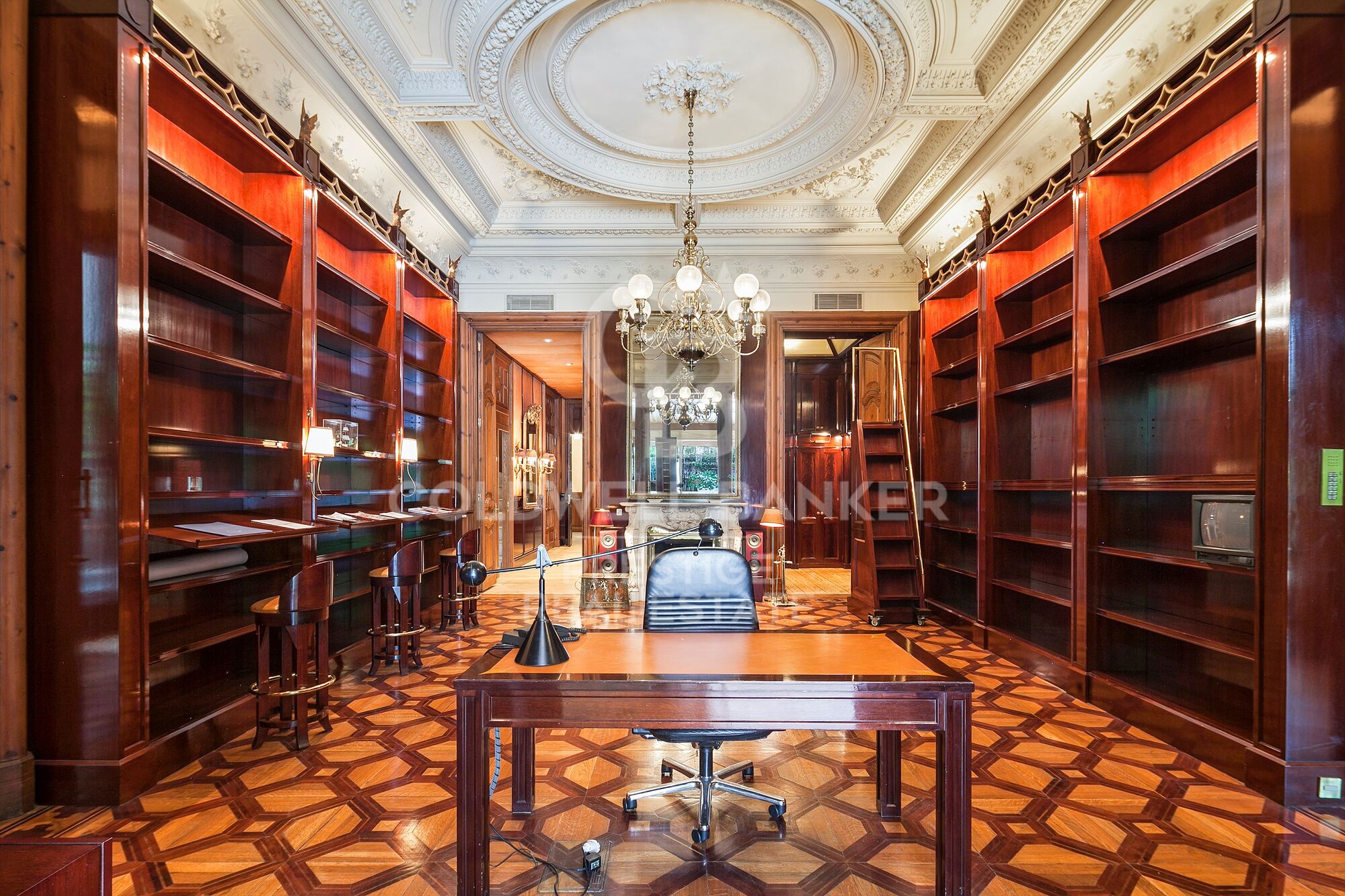 For sale stunning modernist flat in the emblematic Paseo de Gracia