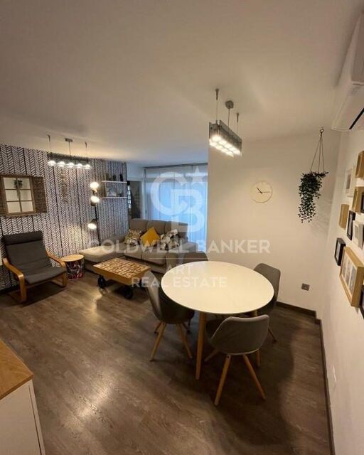 Bright apartment with terrace in La Fontanilla, Marbella, just steps from the beach