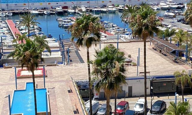 Apartment with sea views facing Marbella Marina