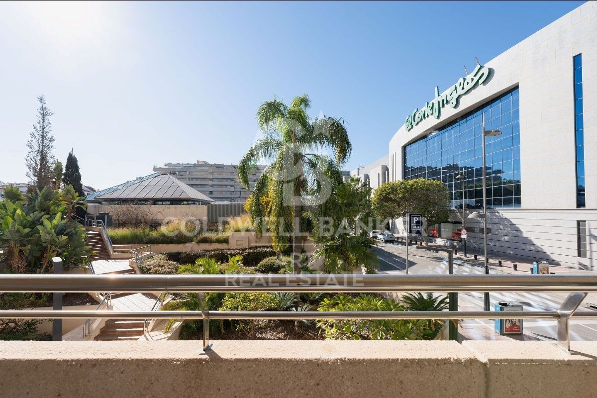 Appartement lumineux d'angle avec grande terrasse à Marina Banús, Puerto Banús, Marbella