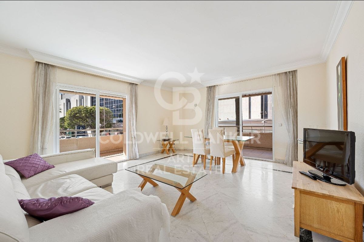 Appartement lumineux d'angle avec grande terrasse à Marina Banús, Puerto Banús, Marbella