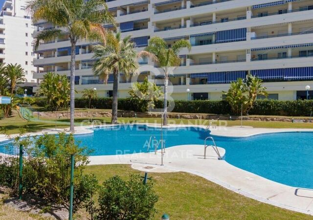 Großzügige Wohnung mit Terrasse und Garage nur wenige Meter vom Strand entfernt in Marbella