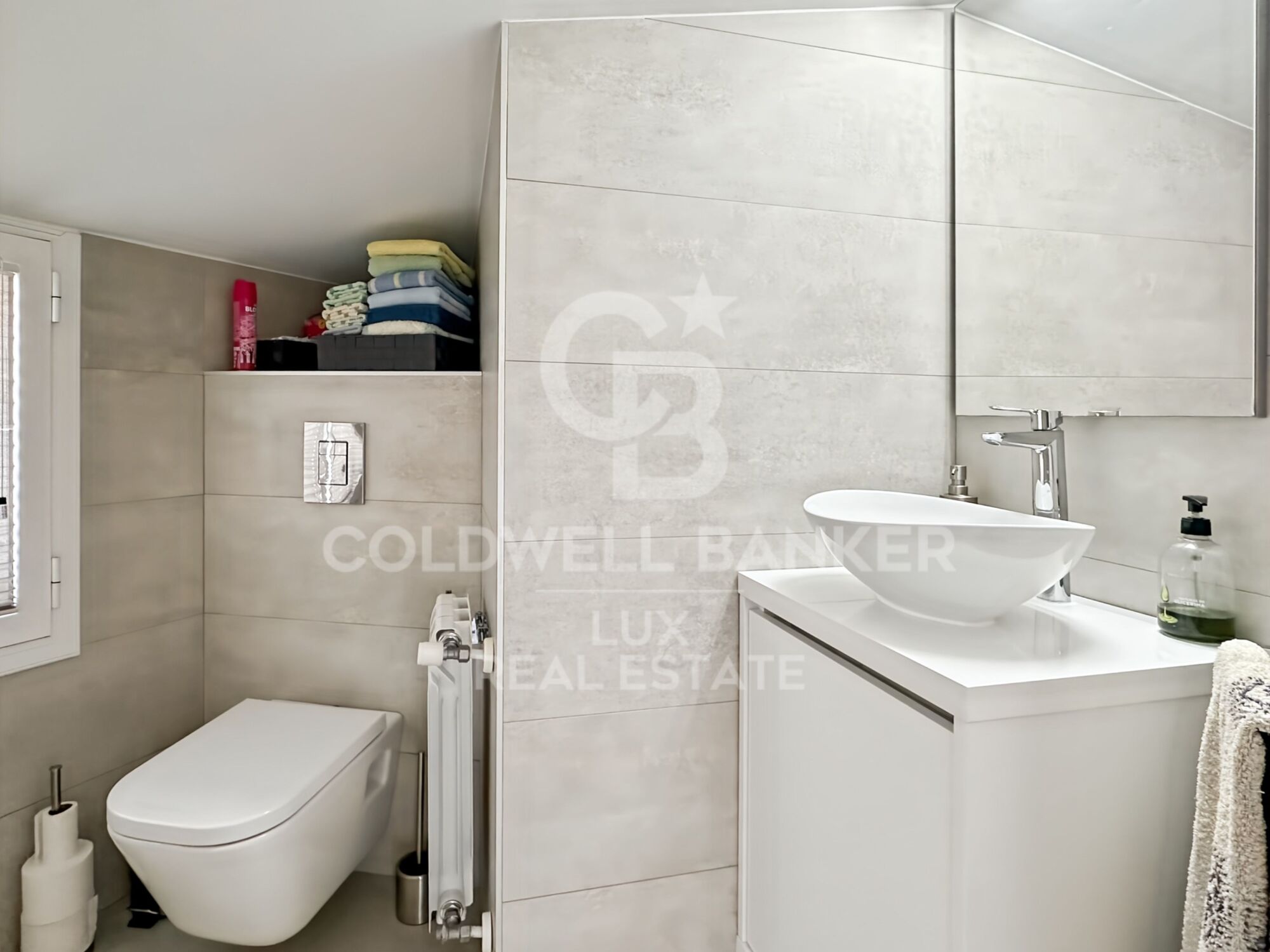 Exklusiv: Duplex-Wohnung in L'Escala mit Garage zu verkaufen