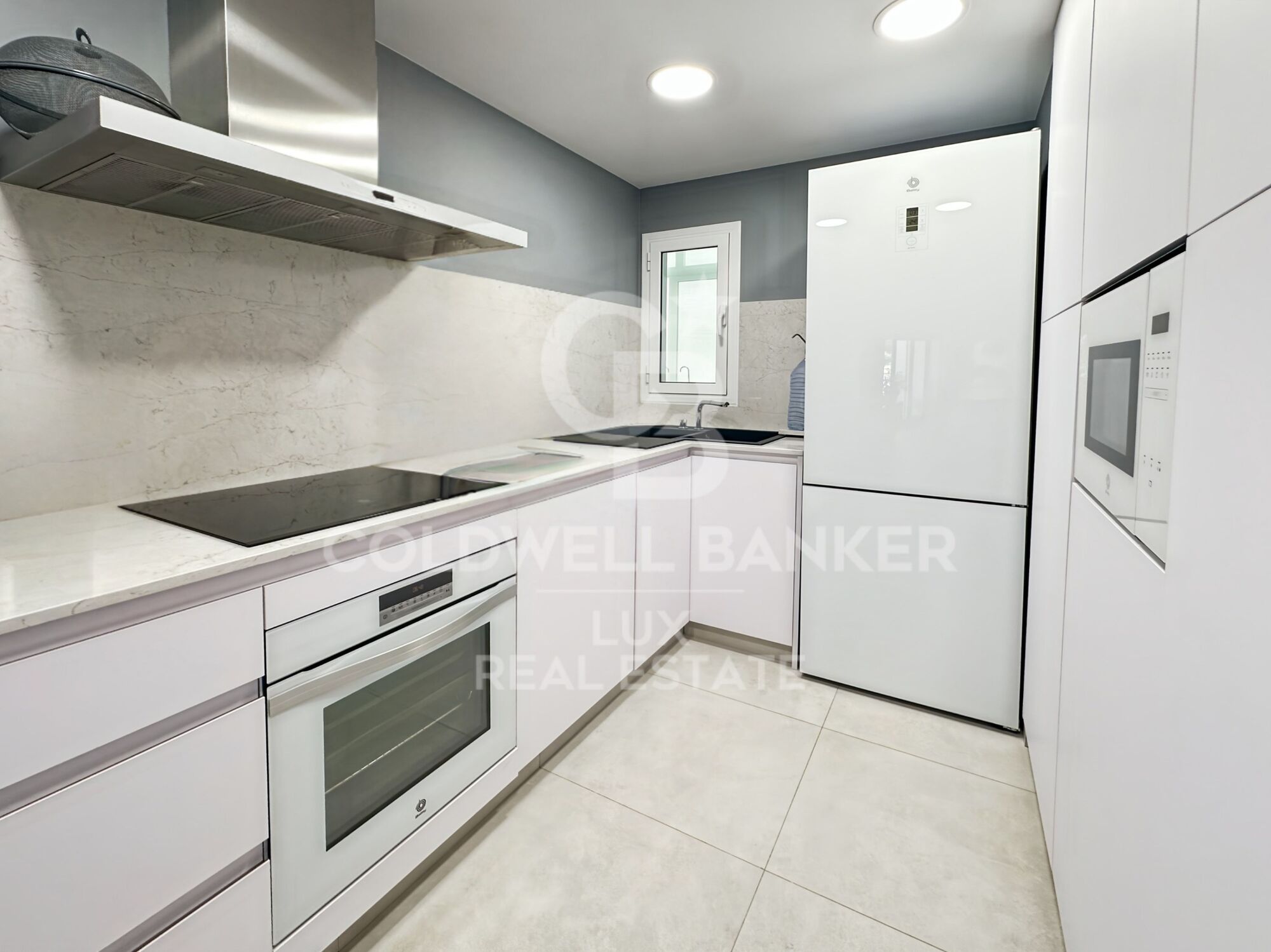Exklusiv: Duplex-Wohnung in L'Escala mit Garage zu verkaufen