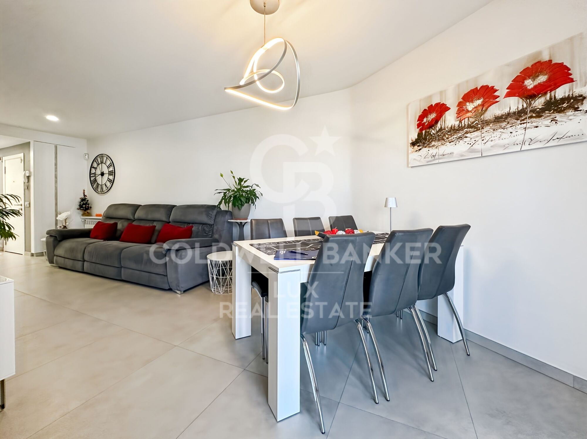 Exclusive: Duplex flat for sale in L'Escala with garage