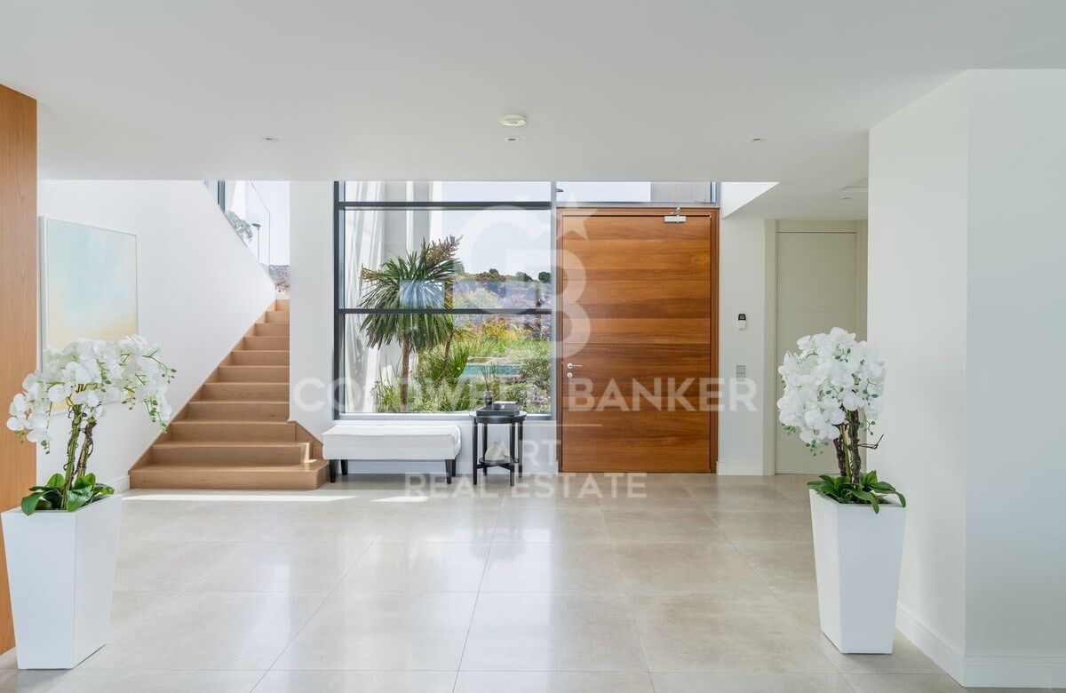 Luxury villa with breathtaking views in Santa Clara Golf, Marbella