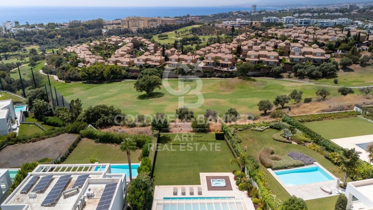 Luxury villa with breathtaking views in Santa Clara Golf, Marbella